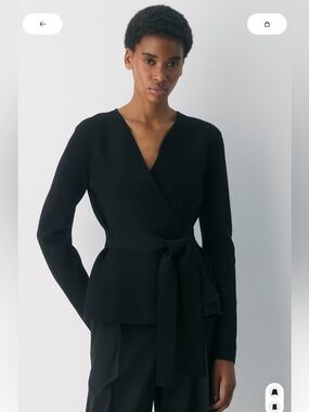 Aritzia Commuter Cardigan size Medium